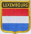 Aufnher Flagge Luxemburg
 in Wappenform (6,2 x 7,3 cm) kaufen bestellen Shop