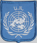 Aufnher Flagge UNO
 in Wappenform (6,2 x 7,3 cm) kaufen bestellen Shop