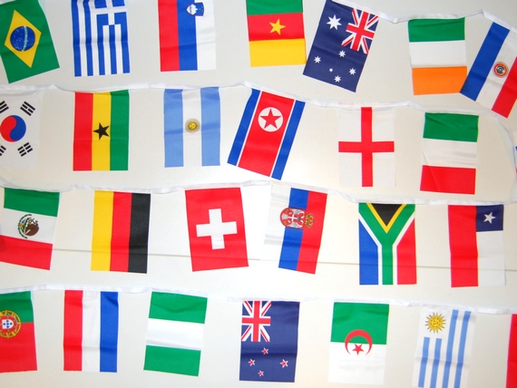 Bild von Flaggenkette WM 2010 9m-Fahne Flaggenkette WM 2010 9m-Nationalflagge, Flaggen und Fahnen kaufen, im Shop bestellen
