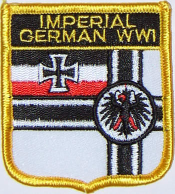 Bild von Aufnäher Reichskriegsflagge /  Kaiserliche Kriegsflagge  in Wappenform (6,2 x 7,3 cm)-Fahne Aufnäher Reichskriegsflagge /  Kaiserliche Kriegsflagge  in Wappenform (6,2 x 7,3 cm)-Flagge im Fahnenshop bestellen