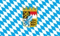 Flagge Bayern Raute mit Wappen
 im Querformat (Glanzpolyester) kaufen bestellen Shop