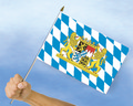 Bild der Flagge "Stockflagge Bayern Raute mit Löwenwappen (45 x 30 cm)"