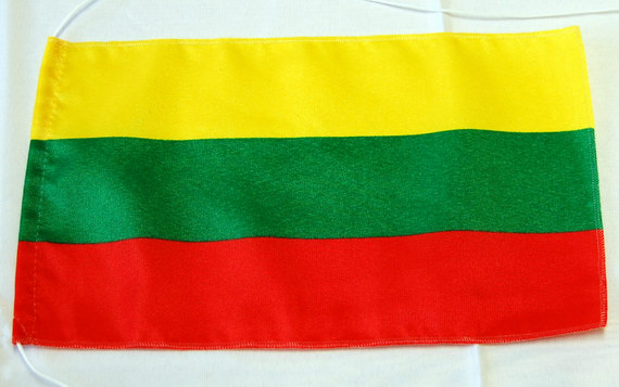 Bild von Tisch-Flagge Litauen-Fahne Tisch-Flagge Litauen-Flagge im Fahnenshop bestellen