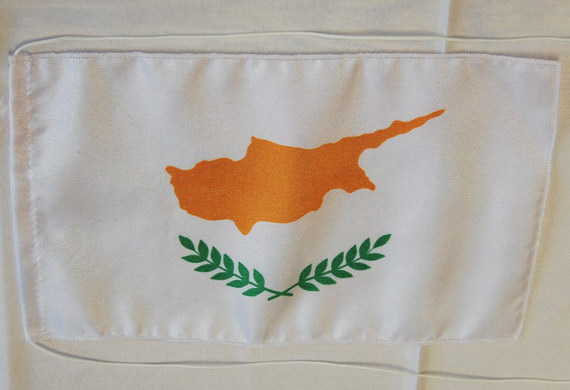 Bild von Tisch-Flagge Zypern-Fahne Tisch-Flagge Zypern-Flagge im Fahnenshop bestellen