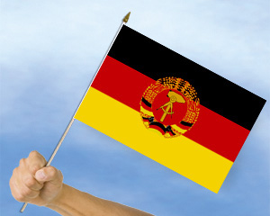 Bild von Stockflagge DDR  (45 x 30 cm)-Fahne Stockflagge DDR  (45 x 30 cm)-Flagge im Fahnenshop bestellen