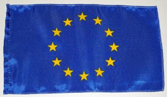 Bild von Tisch-Flagge EU-Fahne Tisch-Flagge EU-Flagge im Fahnenshop bestellen
