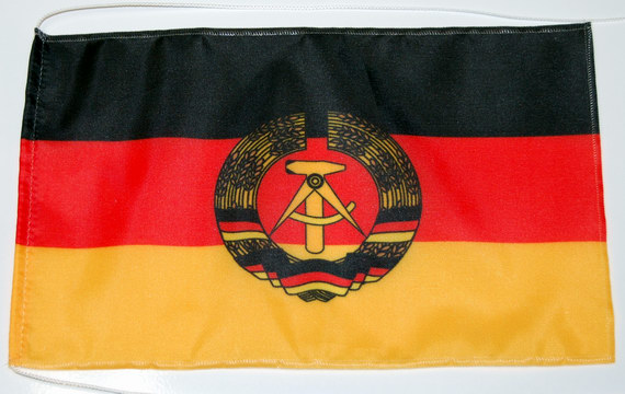 Bild von Tisch-Flagge DDR-Fahne Tisch-Flagge DDR-Flagge im Fahnenshop bestellen