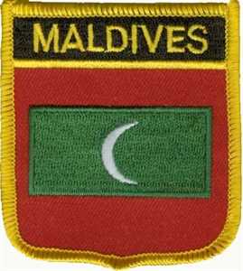 Bild von Aufnäher Flagge Malediven  in Wappenform (6,2 x 7,3 cm)-Fahne Aufnäher Flagge Malediven  in Wappenform (6,2 x 7,3 cm)-Flagge im Fahnenshop bestellen