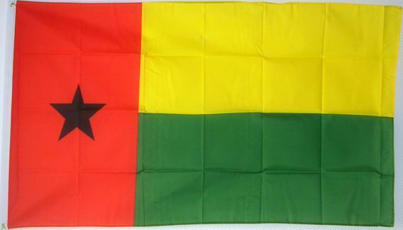 Bild von Tisch-Flagge Guinea-Bissau-Fahne Tisch-Flagge Guinea-Bissau-Flagge im Fahnenshop bestellen