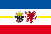 Bild von Flagge Mecklenburg-Vorpommern mit Wappen  im Querformat (Glanzpolyester)-Fahne Flagge Mecklenburg-Vorpommern mit Wappen  im Querformat (Glanzpolyester)-Flagge im Fahnenshop bestellen