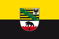 Bild von Flagge Sachsen-Anhalt mit Wappen  im Querformat (Glanzpolyester)-Fahne Flagge Sachsen-Anhalt mit Wappen  im Querformat (Glanzpolyester)-Flagge im Fahnenshop bestellen