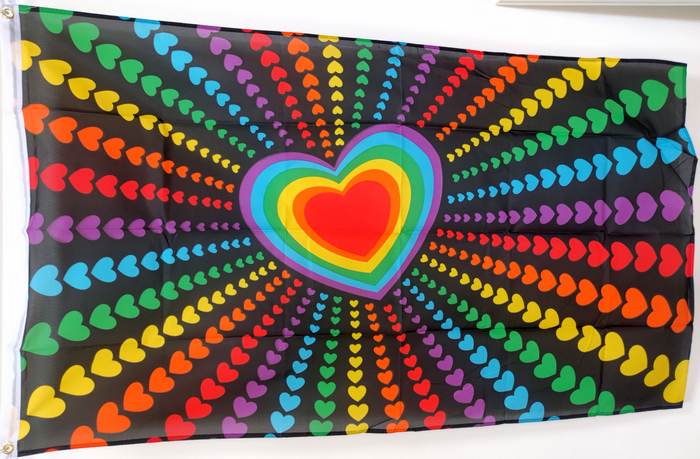 Friedensfahne Bunte Spirale mit PEACE-Zeichen-Fahne Friedensfahne Bunte  Spirale mit PEACE-Zeichen-Flagge im Fahnenshop bestellen